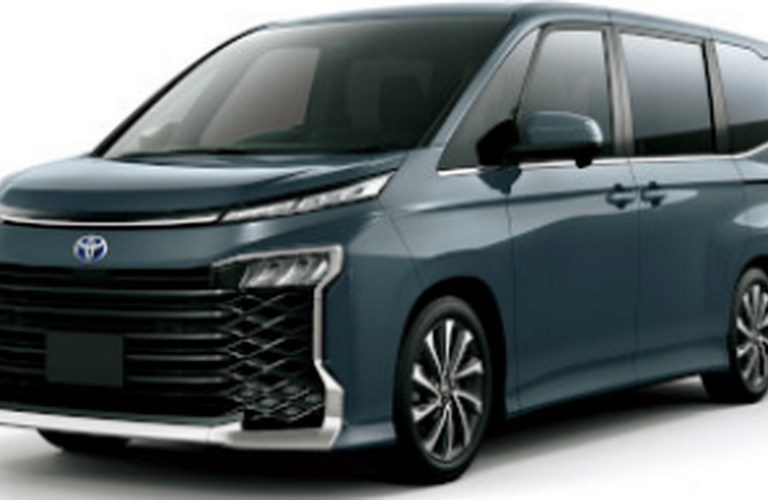 トヨタの新車ヴォクシーのカーリースできます。熱海にある山田自動車工業所です。